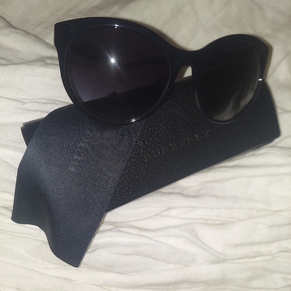 BURBERRY Sunglasses Tortoise Shell - Picture 2 of 11